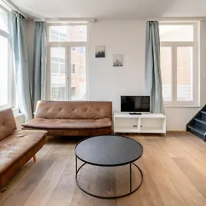 beautiful-modern-apartment-in-the-heart-of-antwerp.hotelsantwerp.net/